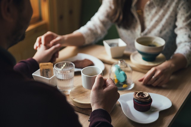 大人 付き合う 告白しない